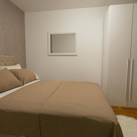 Apartman Sunset Sremska Mitrovica Buitenkant foto