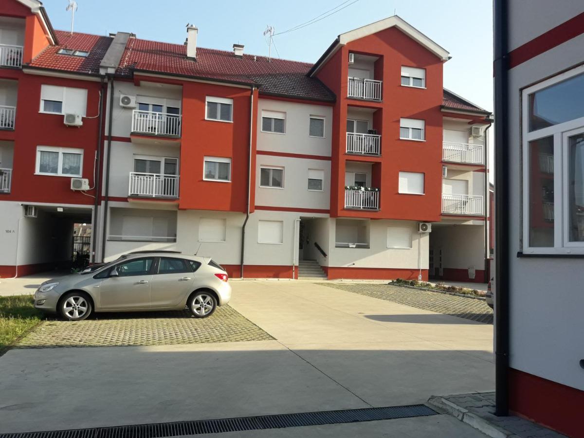 Apartman Sunset Sremska Mitrovica Buitenkant foto