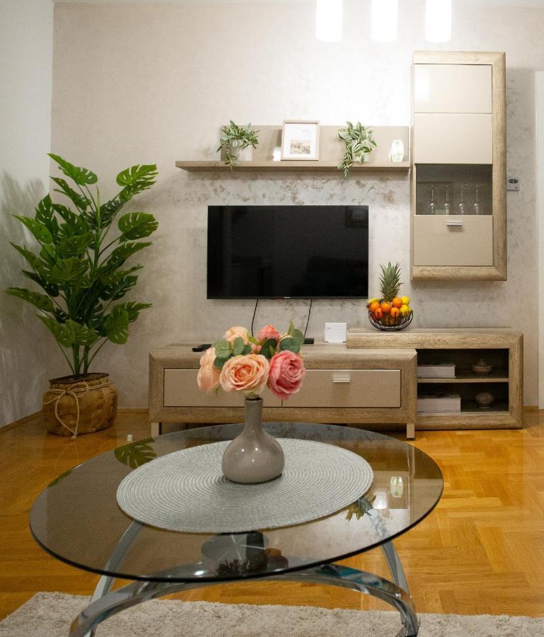 Apartman Sunset Sremska Mitrovica Buitenkant foto